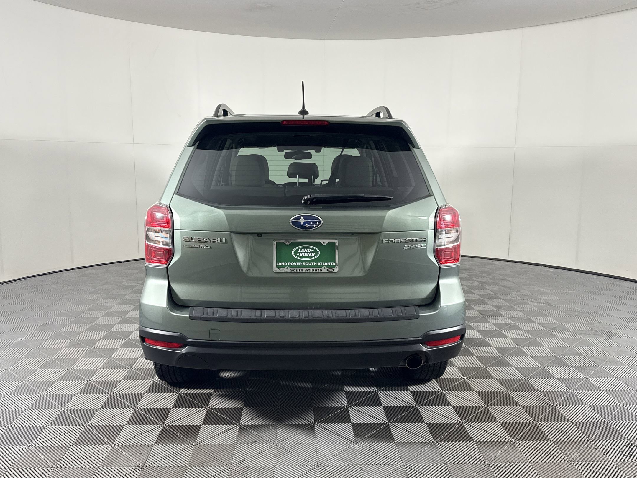 Used 2015 Subaru Forester 2.5i Touring w/ Eyesight & Navigation System AWD/4WD image 10
