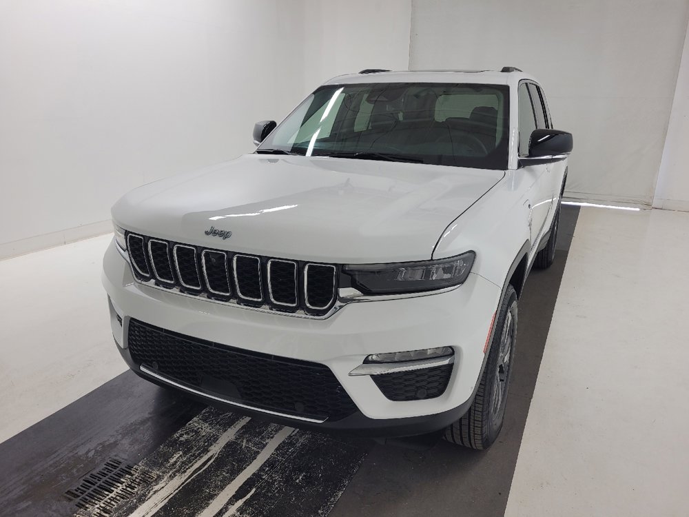 Used 2022 Jeep Grand Cherokee Limited 4xe w/ Luxury Tech Group II image 15