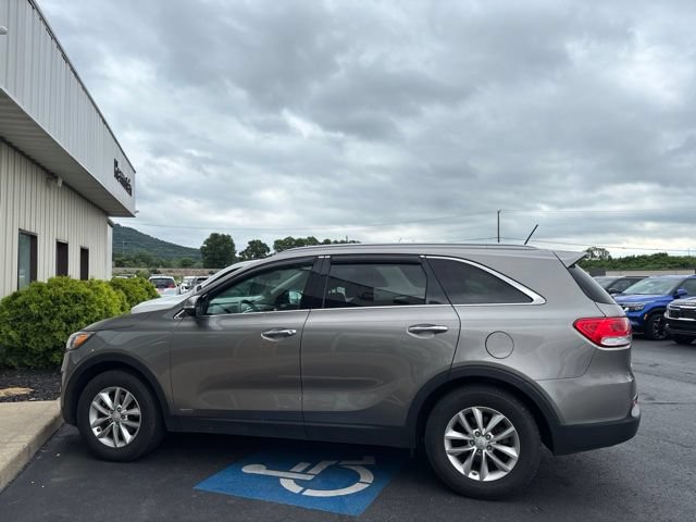 Used 2017 Kia Sorento AWD image 6
