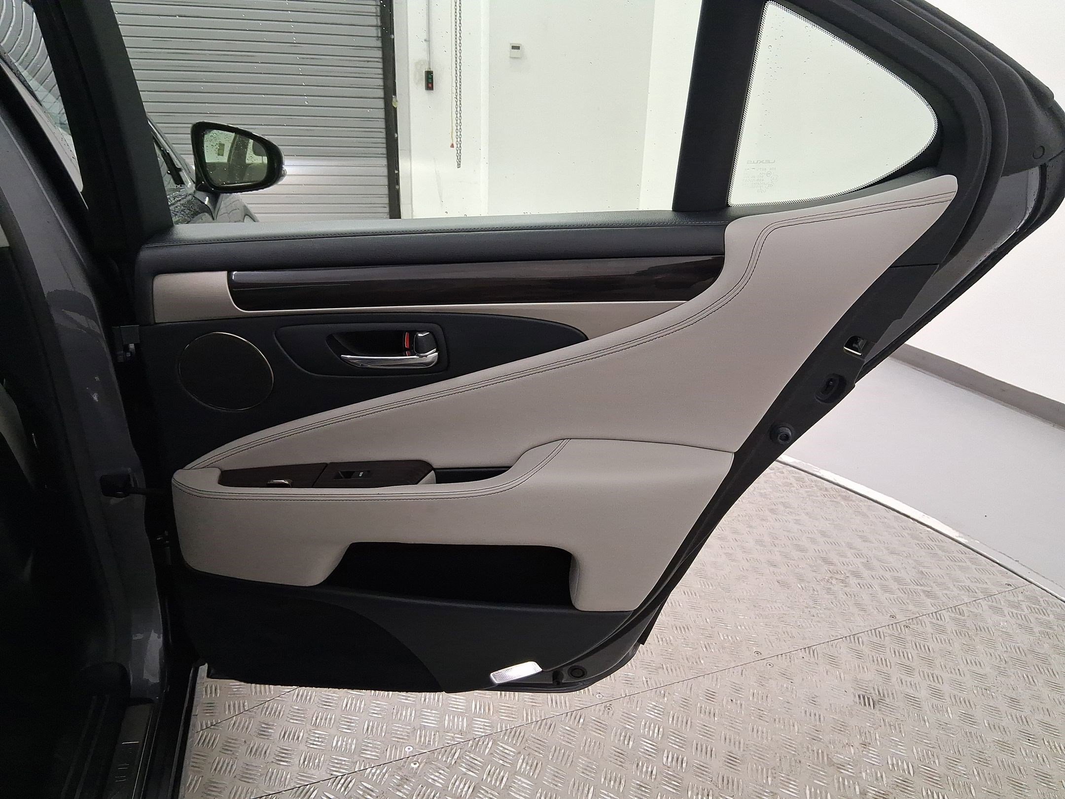 Used 2014 Lexus LS 460 image 34