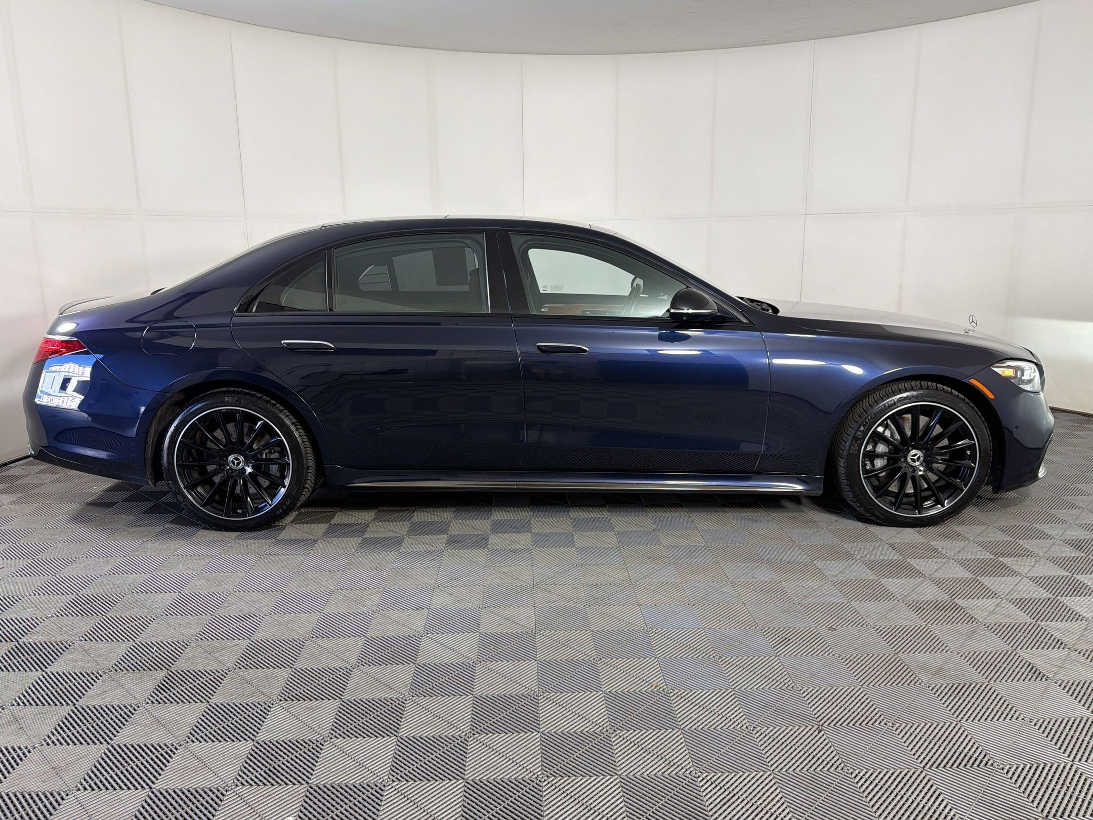 Certified 2023 Mercedes-Benz S 500 4MATIC image 8