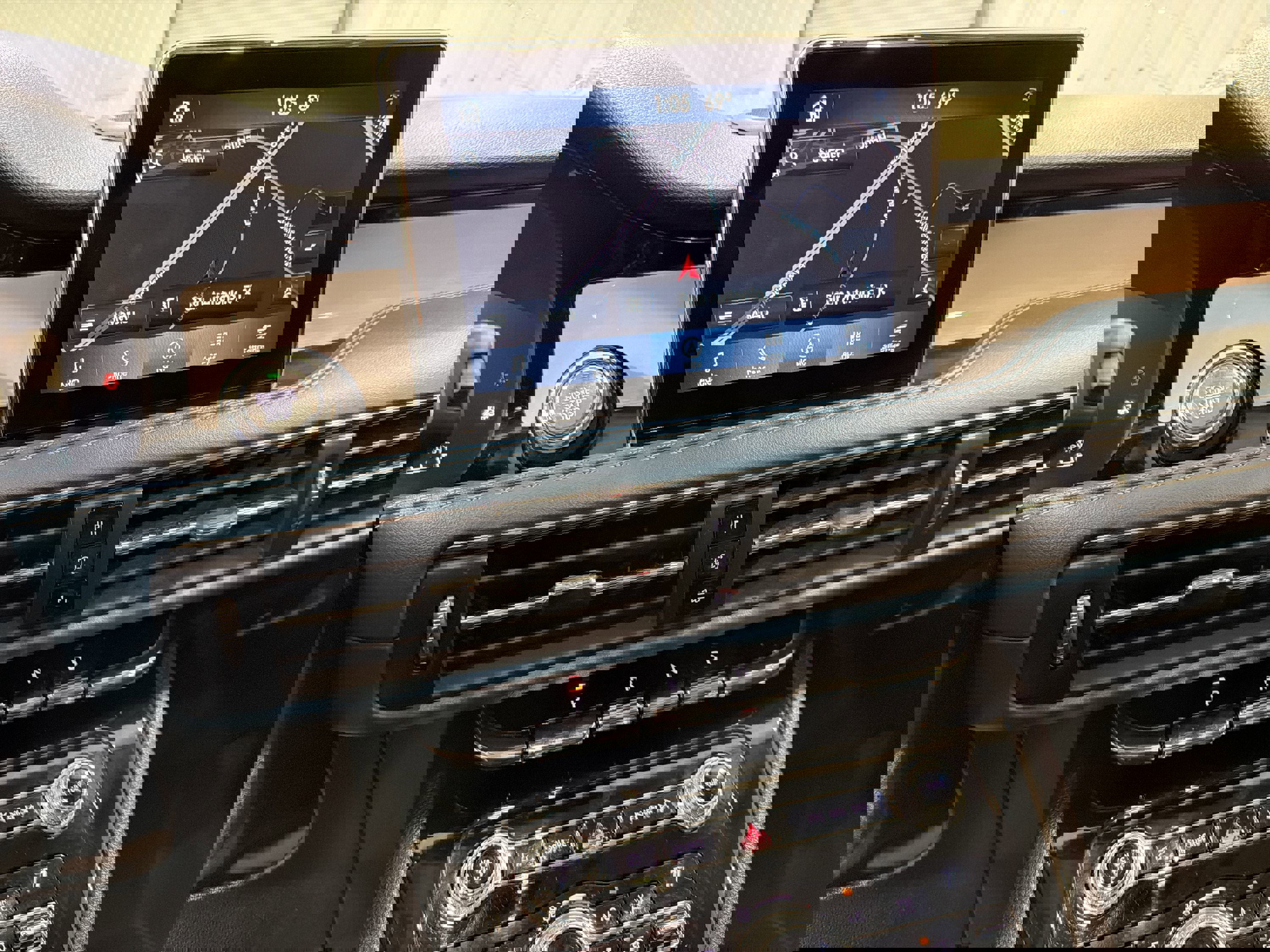 Used 2020 Lincoln Corsair Reserve w/ Equipment Group 201A image 19