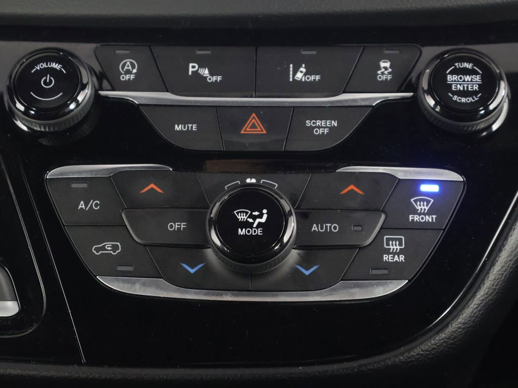 Used 2025 Chrysler Pacifica Select FWD image 45