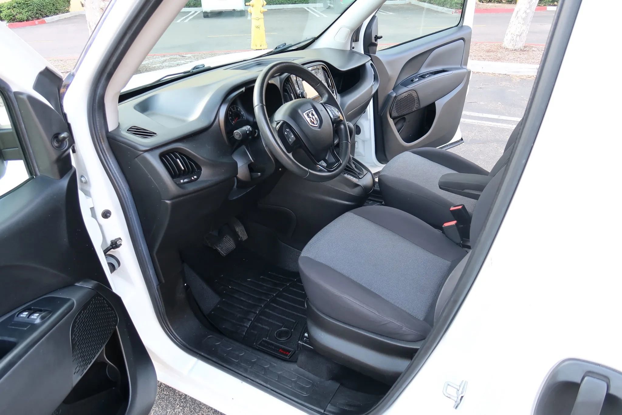 Used 2016 RAM ProMaster City Tradesman w/ Rear Back-up Camera Group image 8