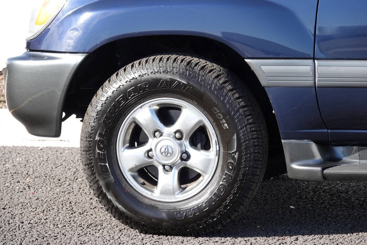 Used 2002 Toyota Land Cruiser AWD/4WD image 45