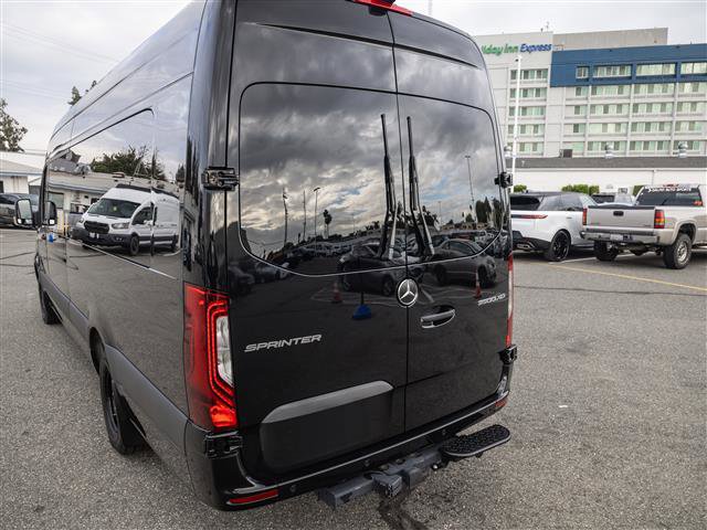 Used 2023 Mercedes-Benz Sprinter 3500 image 36
