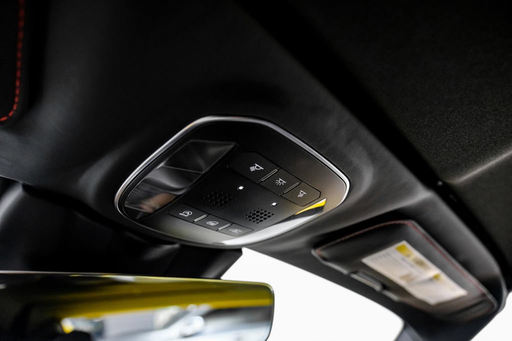 Used 2022 Ferrari F8 Tributo RWD image 33