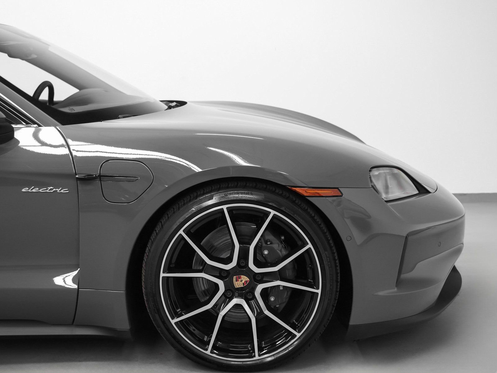 New 2025 Porsche Taycan image 16