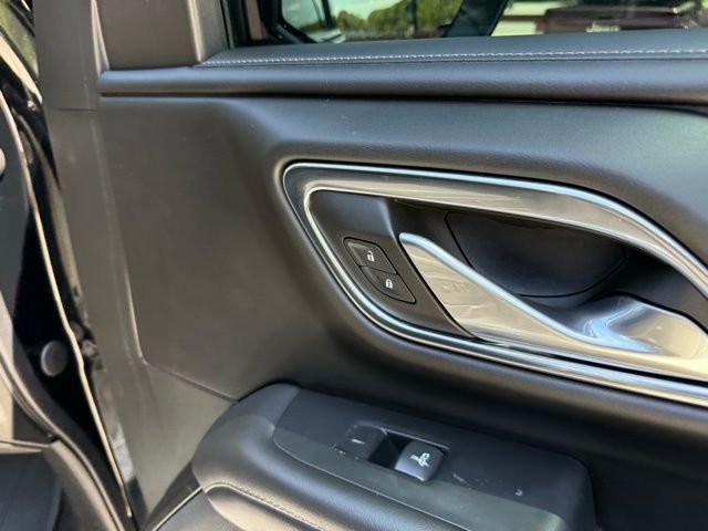 Used 2022 Chevrolet Tahoe Z71 w/ Luxury Package AWD/4WD image 95