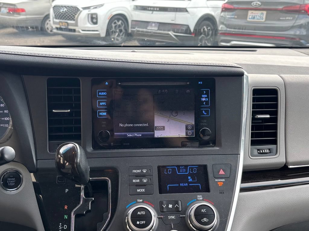 Used 2017 Toyota Sienna XLE w/ XLE Navigation Package AWD/4WD image 27