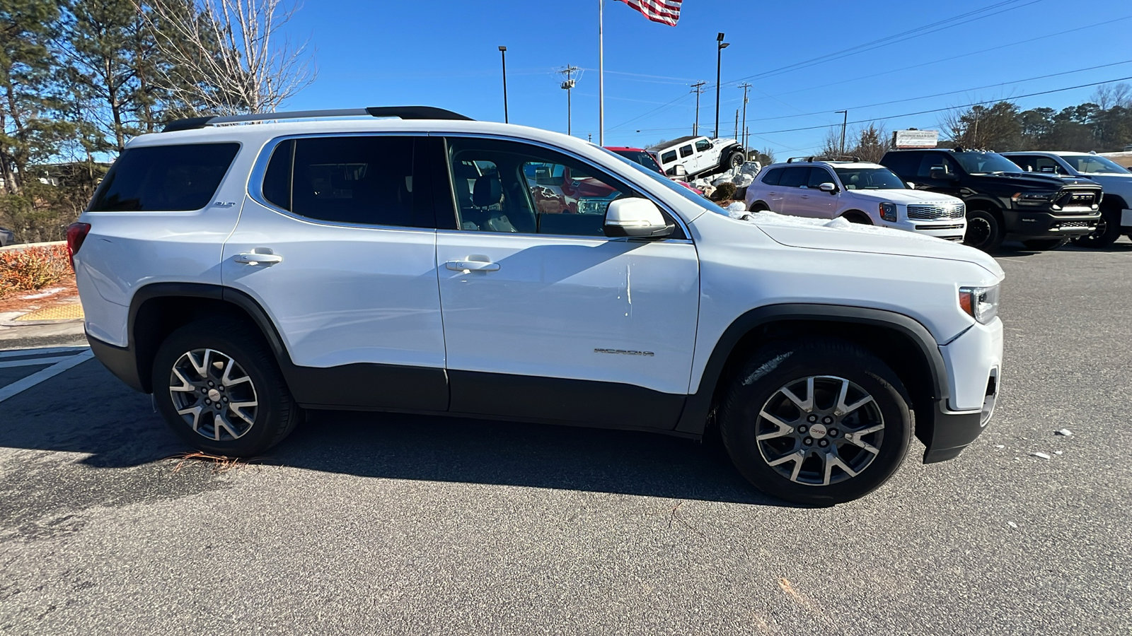 Used 2023 GMC Acadia SLT image 7