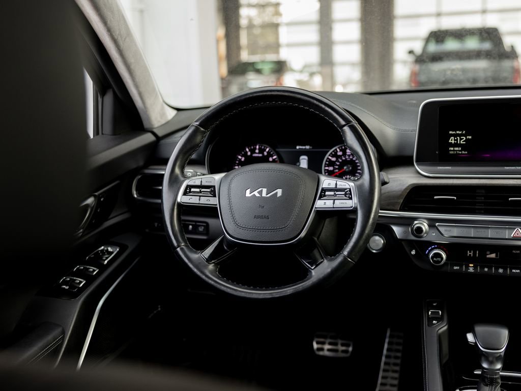 Used 2022 Kia Telluride SX w/ SX Prestige Package image 12