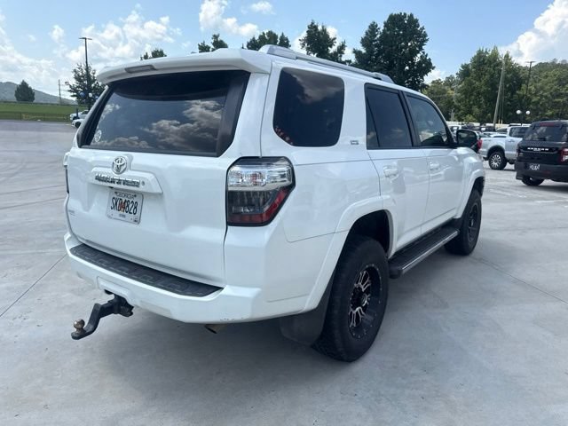 Used 2017 Toyota 4Runner SR5 Premium RWD image 13