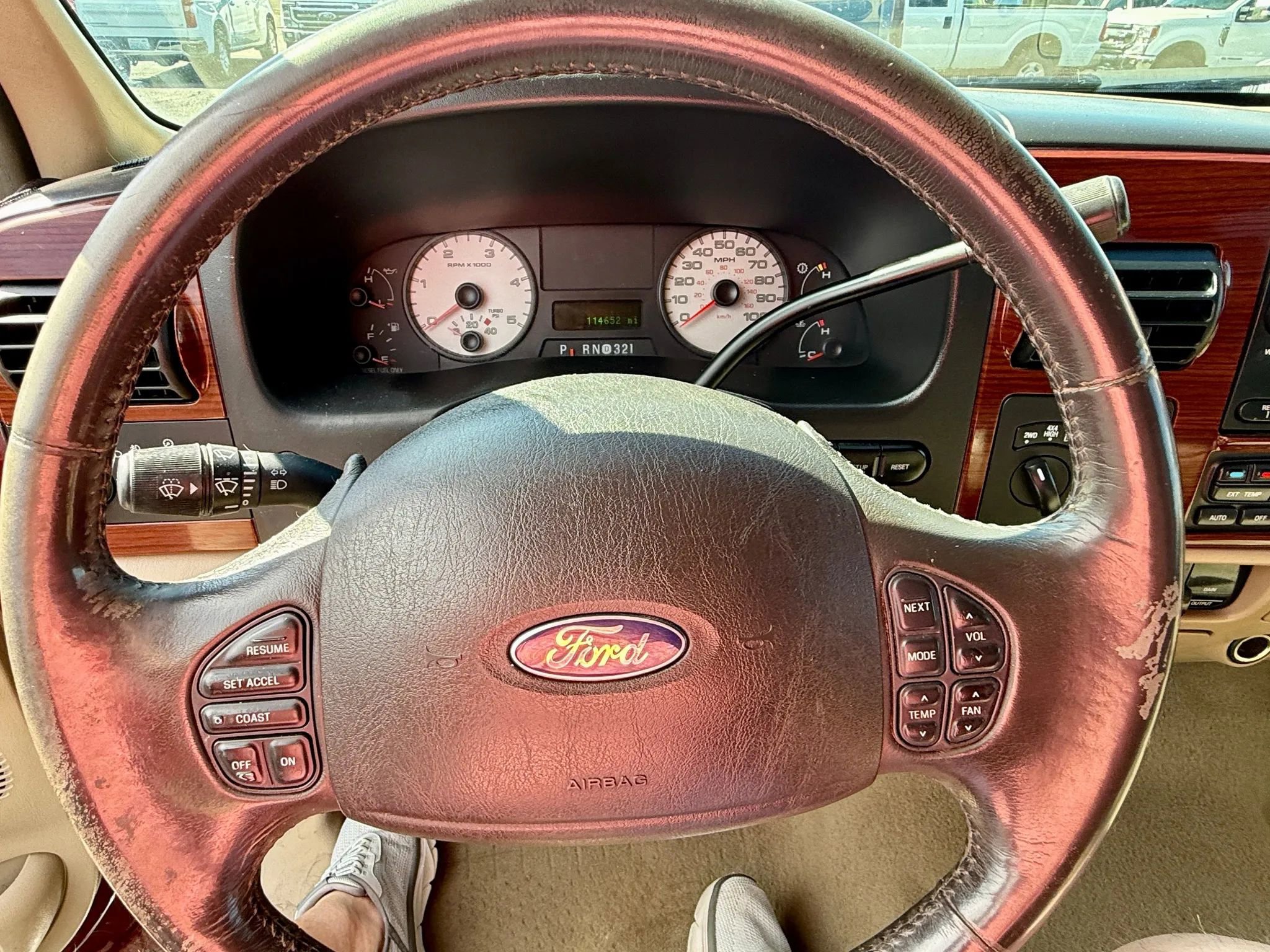 Used 2006 Ford F350 Lariat image 11