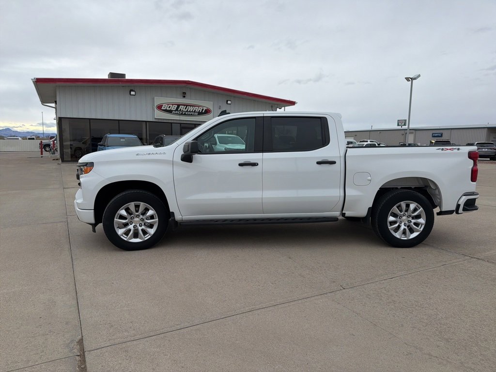 Used 2024 Chevrolet Silverado 1500 Custom image 2