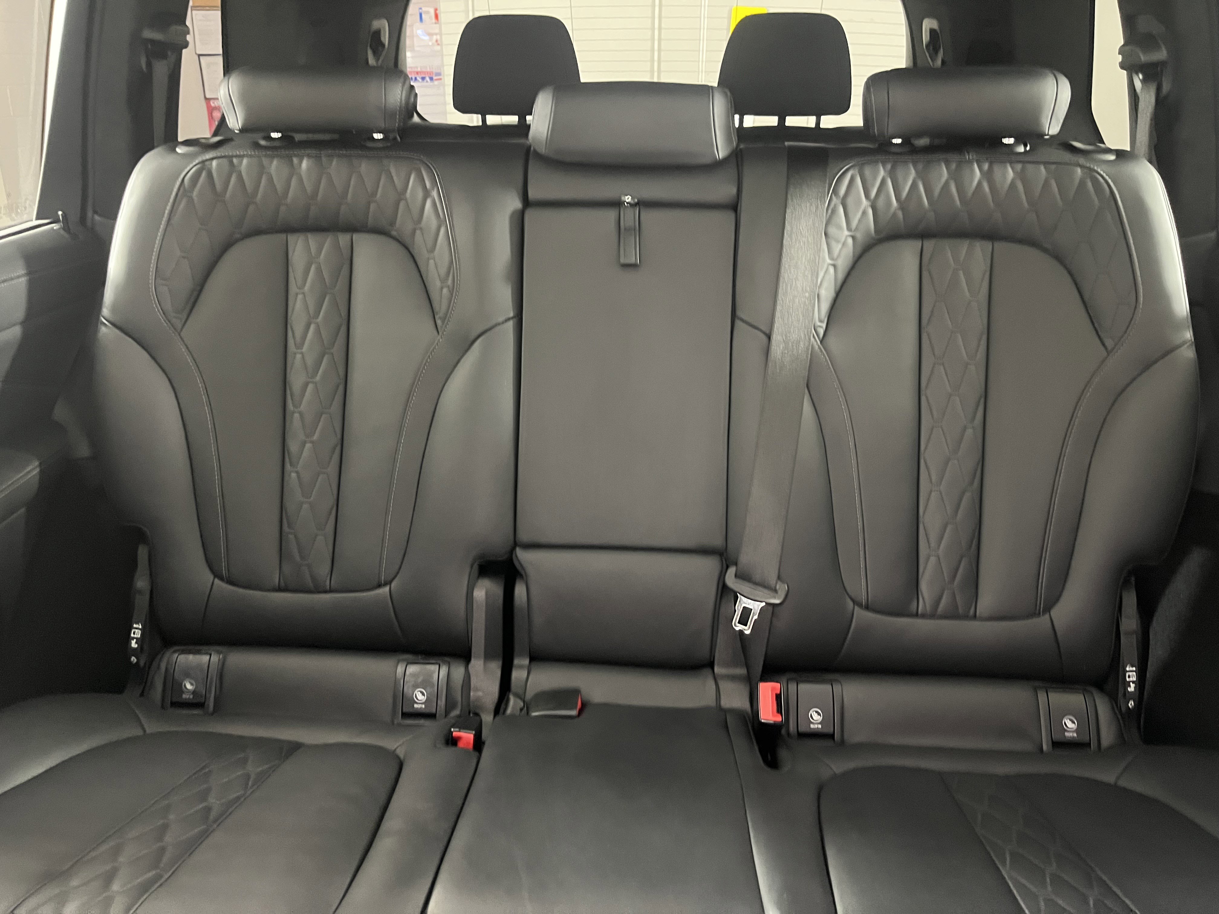 Used 2023 BMW X7 xDrive40i w/ M Sport Package image 22