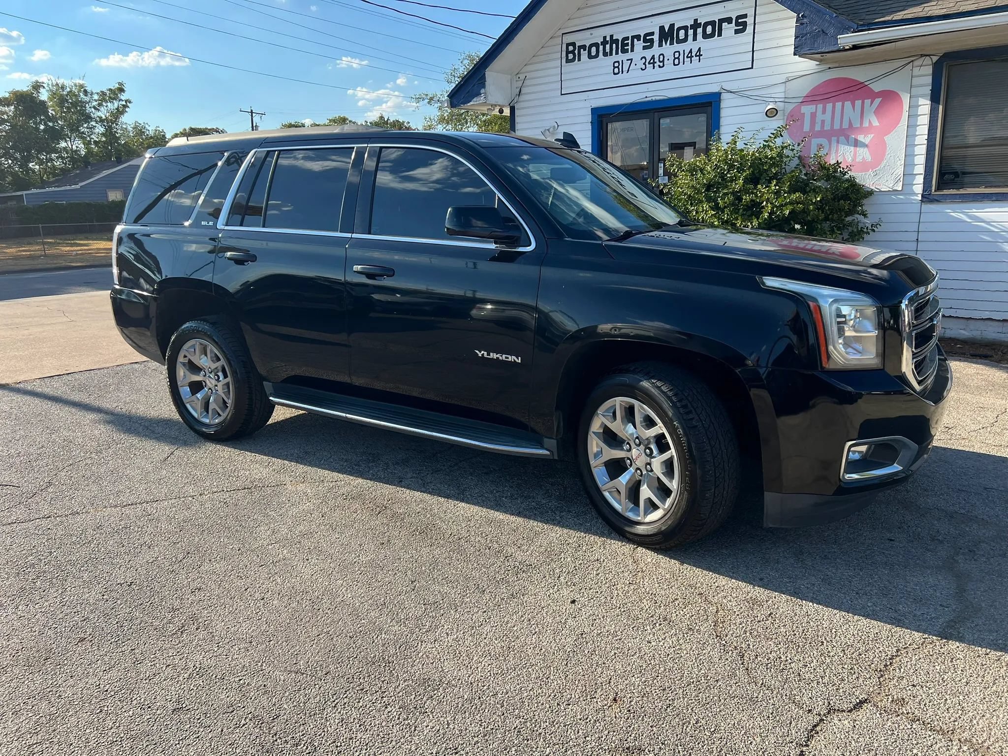 Used 2018 GMC Yukon SLE w/ SLE Value Package AWD/4WD image 2