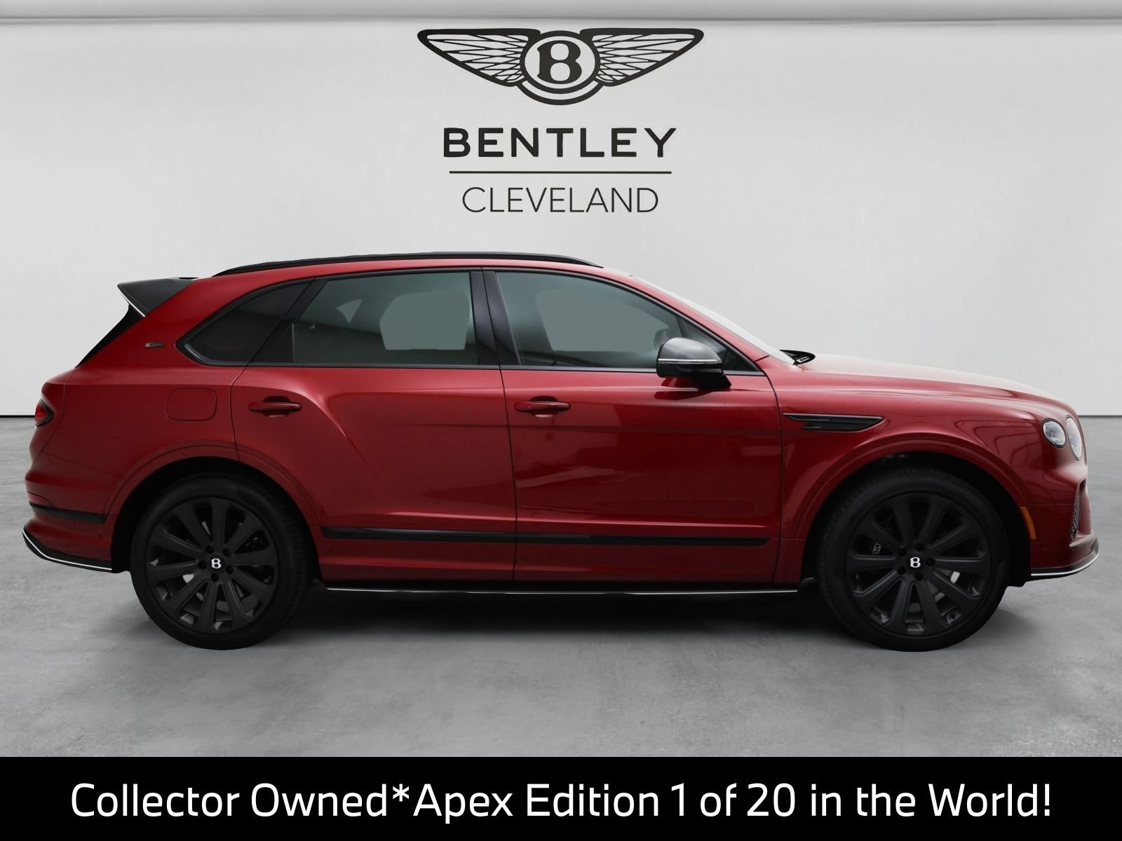Used 2025 Bentley Bentayga AWD/4WD image 3