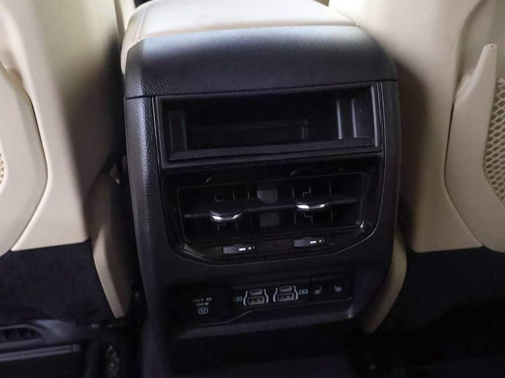 Used 2024 Jeep Grand Cherokee Limited image 47