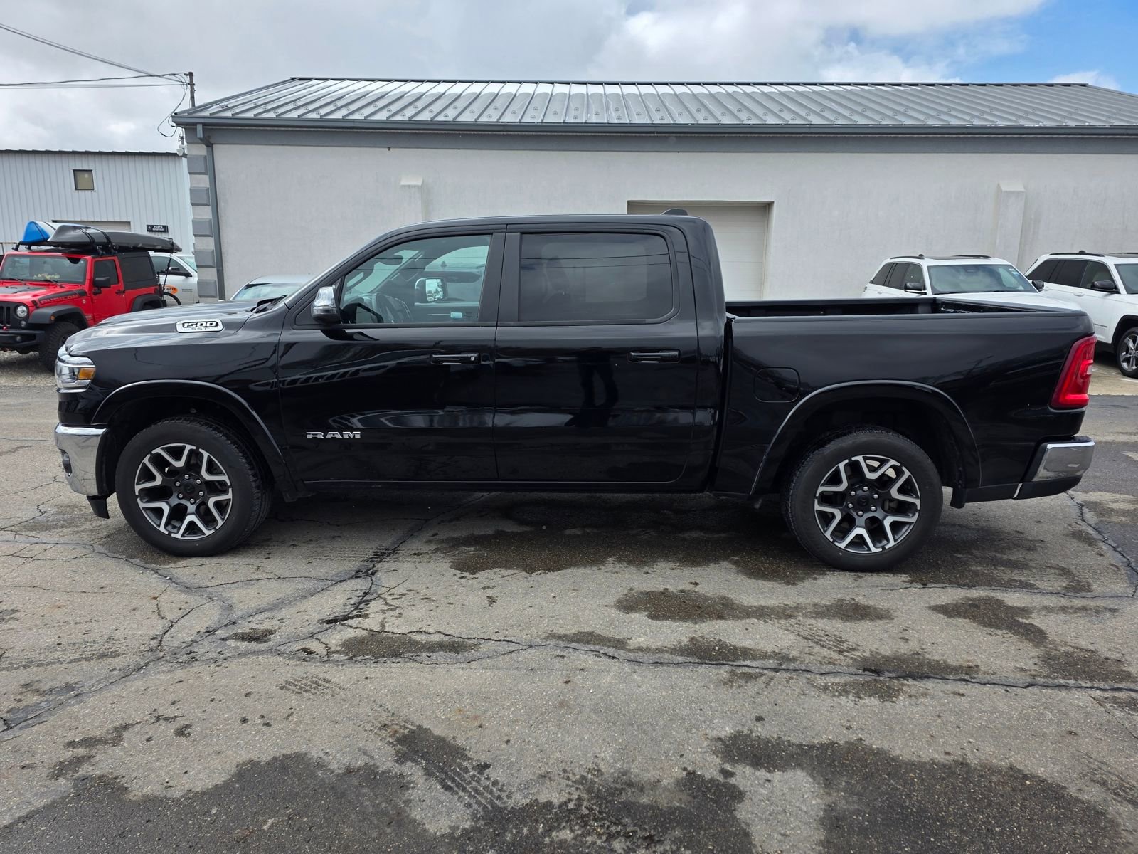 Used 2025 RAM 1500 Laramie image 8