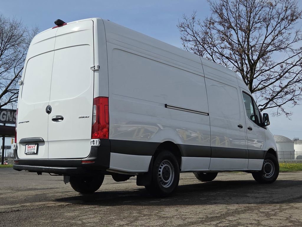 Used 2024 Mercedes-Benz Sprinter 2500 w/ Acoustic Package image 11