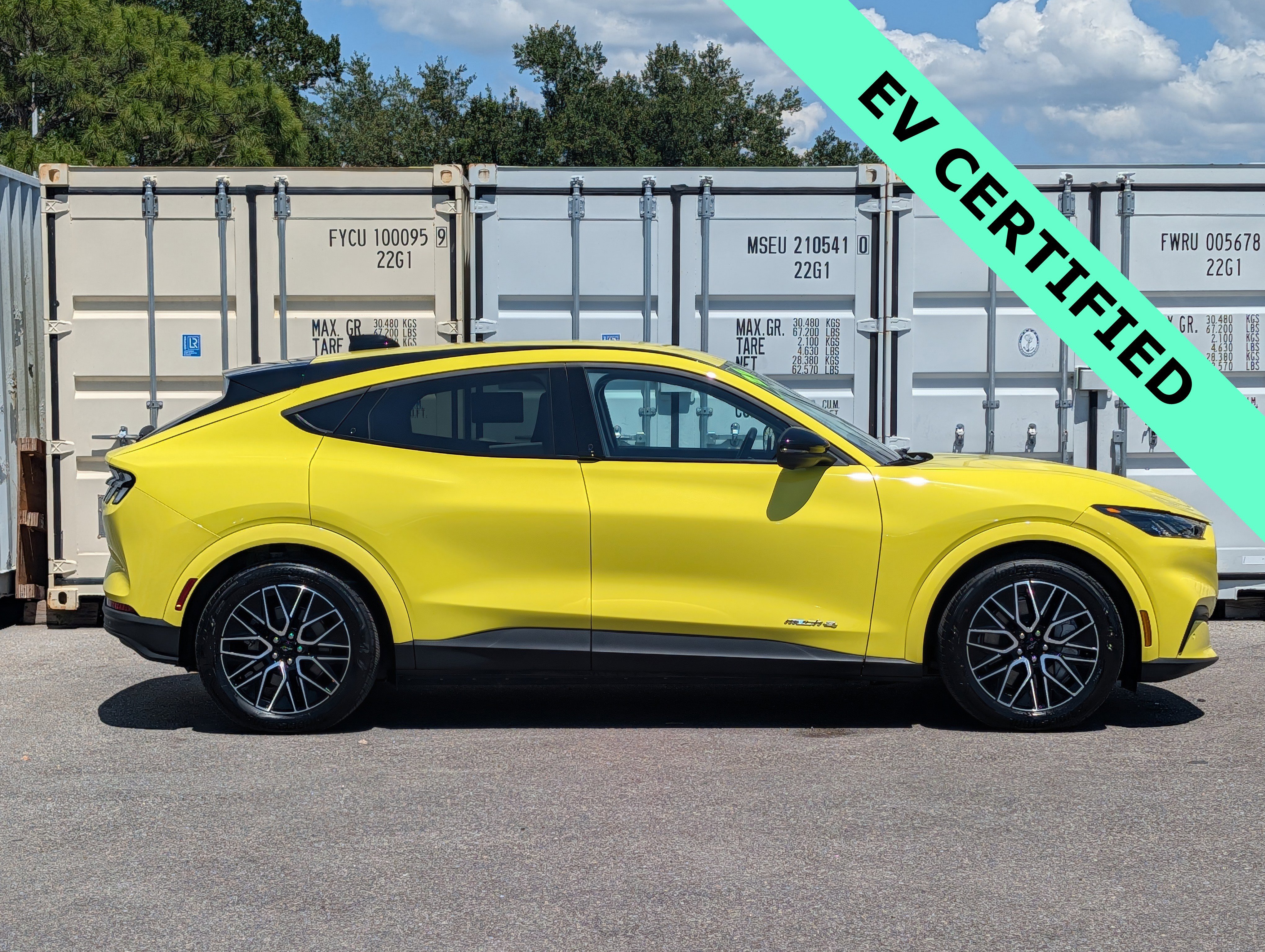 Used 2025 Ford Mustang Mach-E Premium AWD/4WD image 3