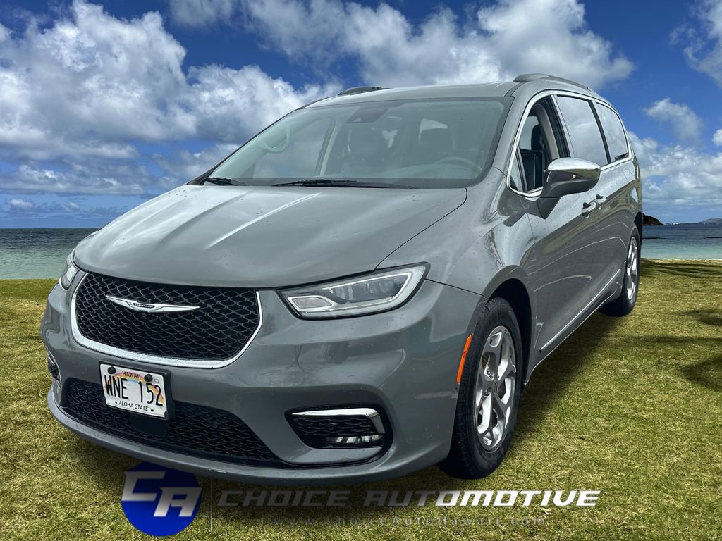 Used 2022 Chrysler Pacifica Limited image 1