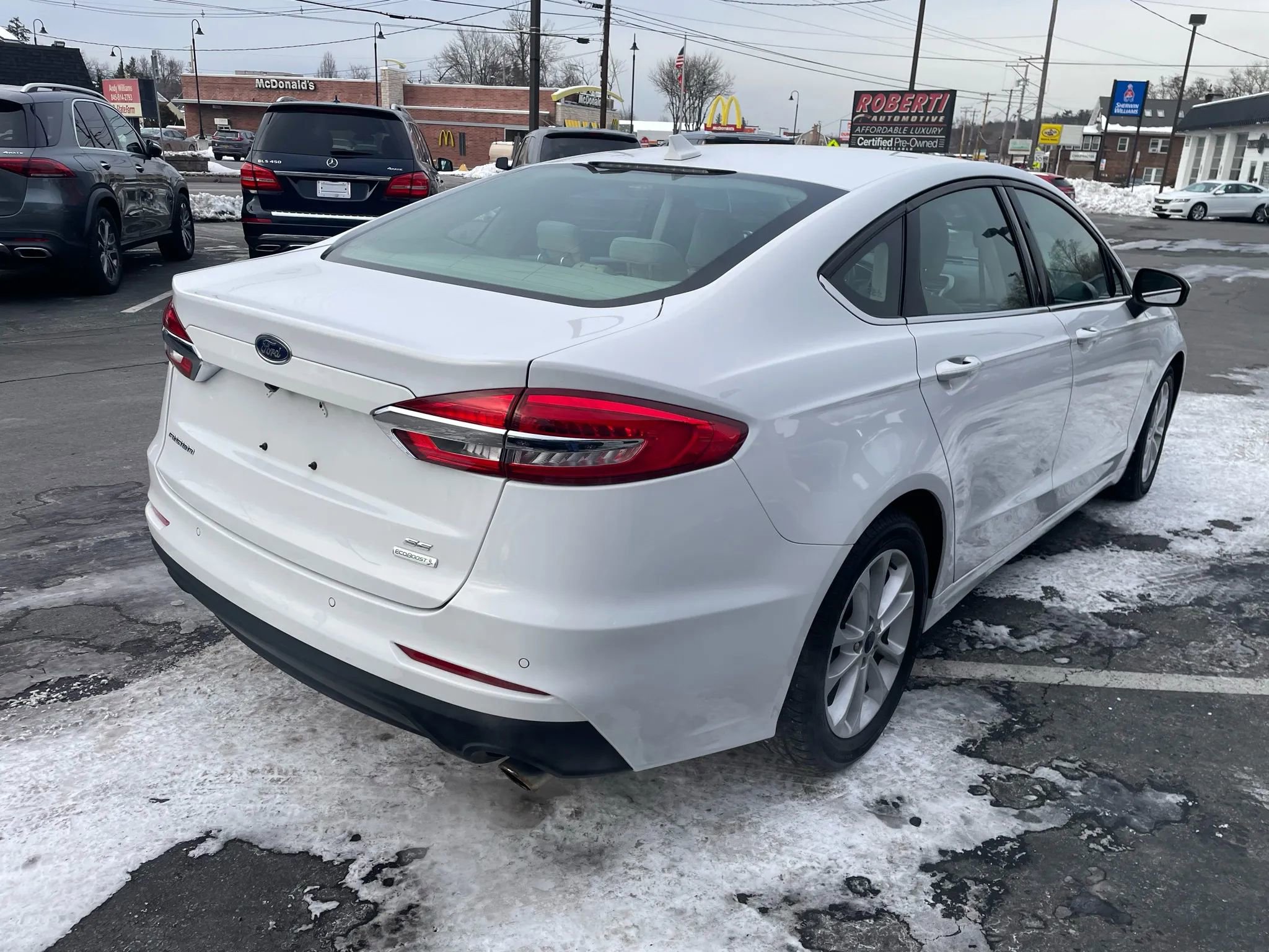 Used 2020 Ford Fusion SE w/ Fleet SE Value Package FWD image 3