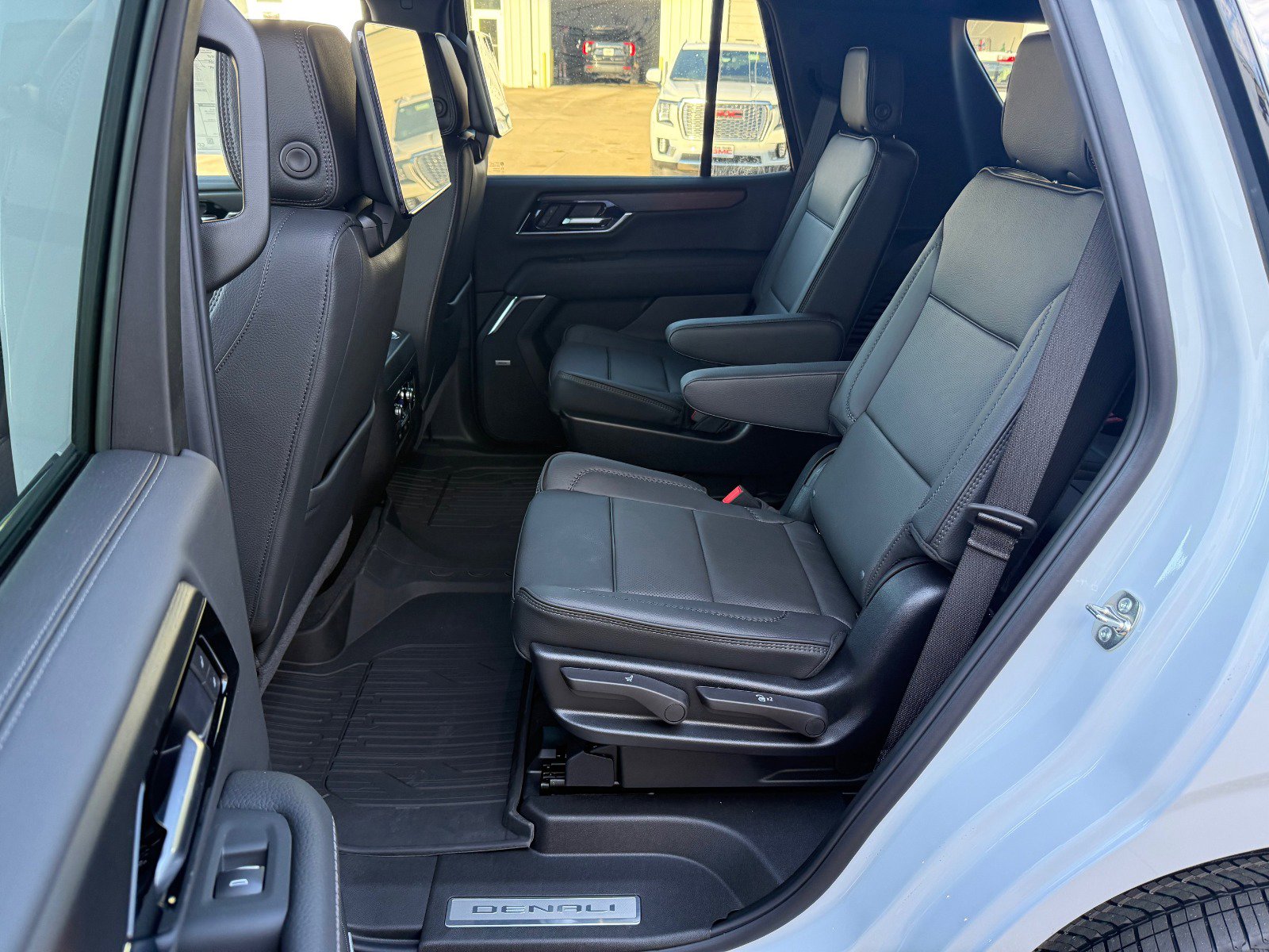 New 2026 GMC Yukon Denali w/ Advanced Technology Package image 13