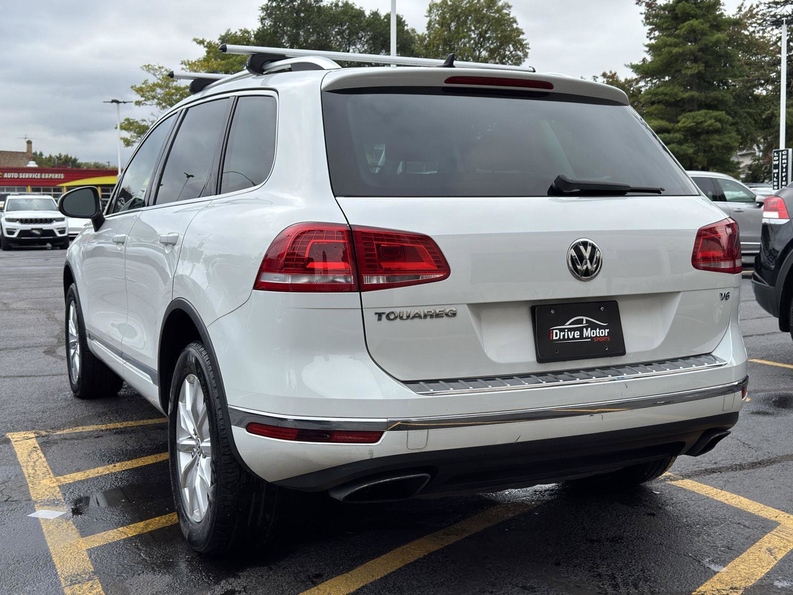 Used 2015 Volkswagen Touareg Sport image 19