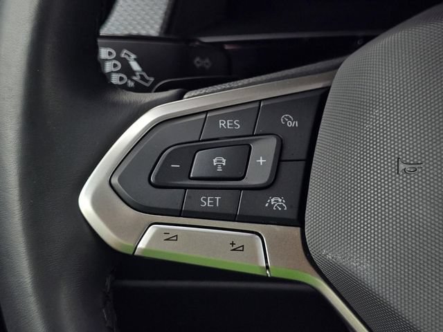 Used 2025 Volkswagen Atlas Cross Sport SEL R-Line AWD/4WD image 21