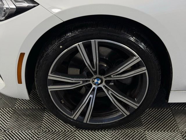 Used 2023 BMW 330i Sedan w/ Premium Package image 15