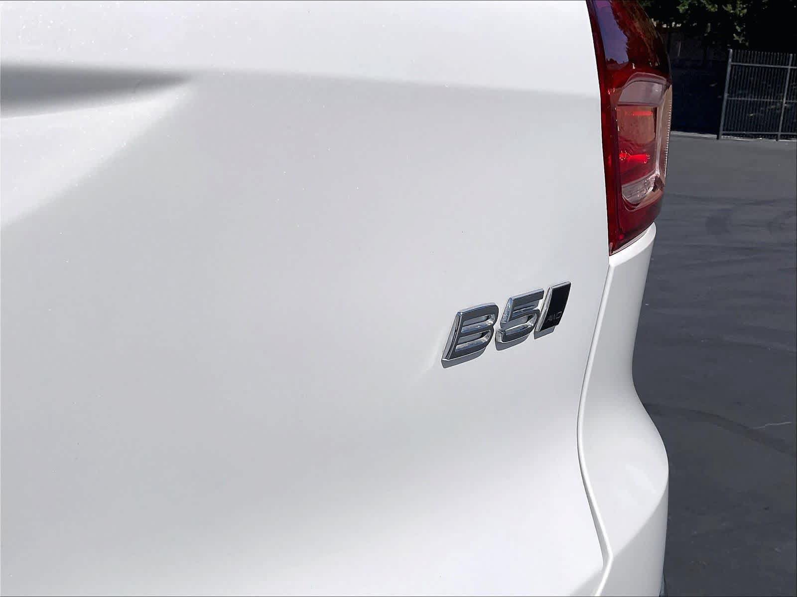 Used 2023 Volvo XC40 B5 Ultimate w/ Protection Package Premier AWD/4WD image 11