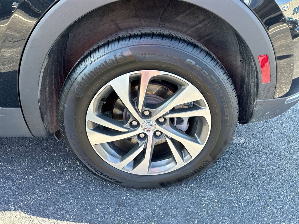 Used 2023 Buick Envision Essence image 25