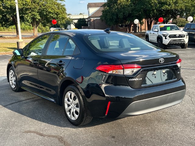 Used 2024 Toyota Corolla LE FWD image 5