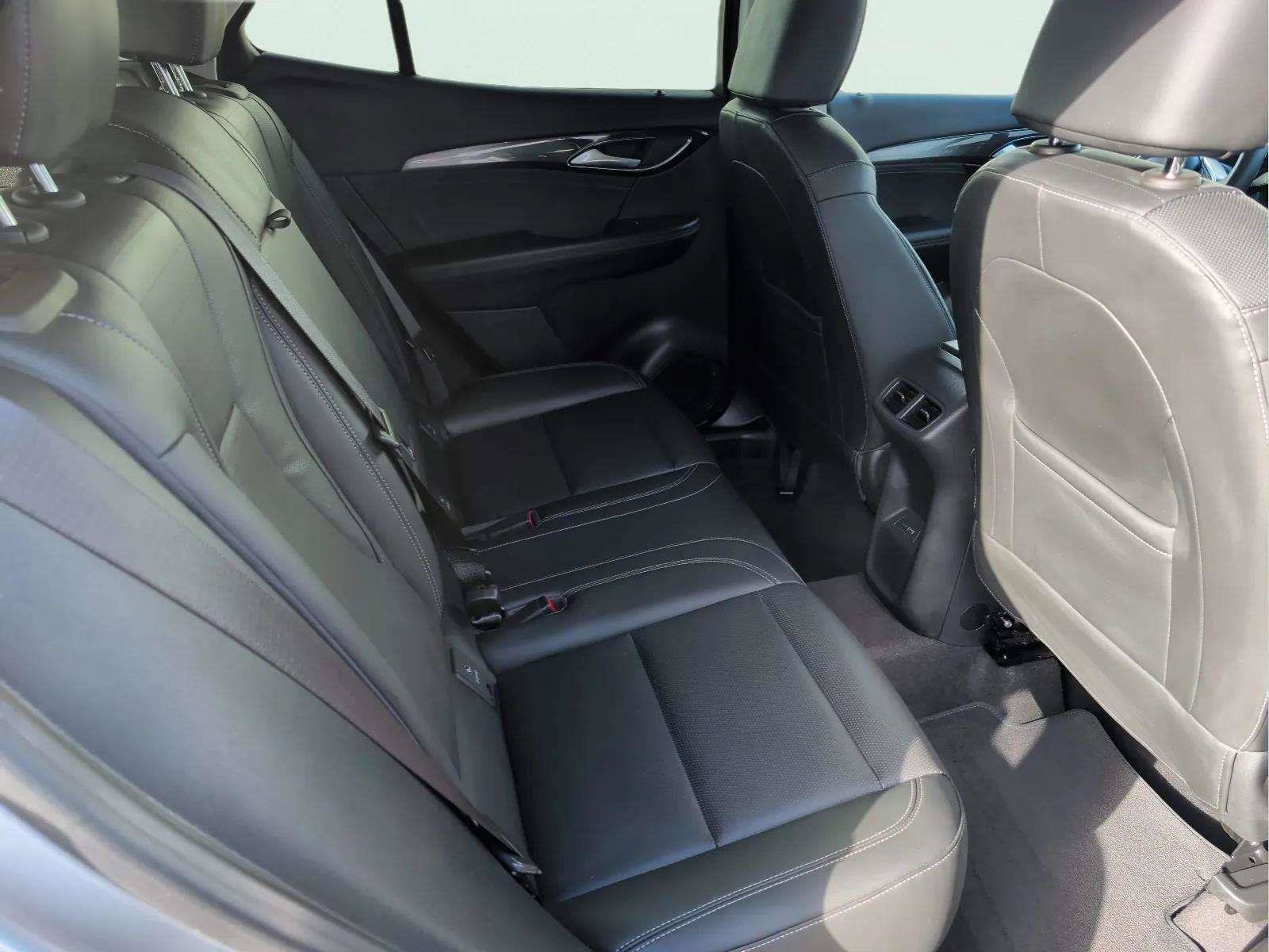 Used 2025 Buick Envision AWD Preferred image 16