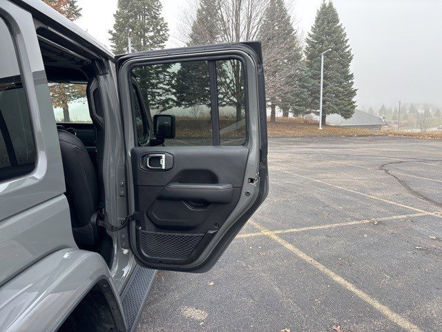 Used 2023 Jeep Wrangler Sahara w/ Cold Weather Group image 15