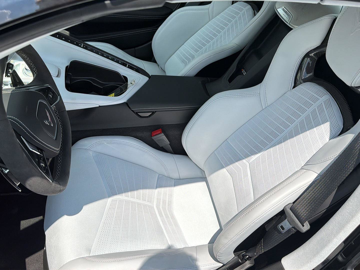 Used 2024 Chevrolet Corvette Stingray Premium Conv w/ Z51 Performance Package RWD image 26