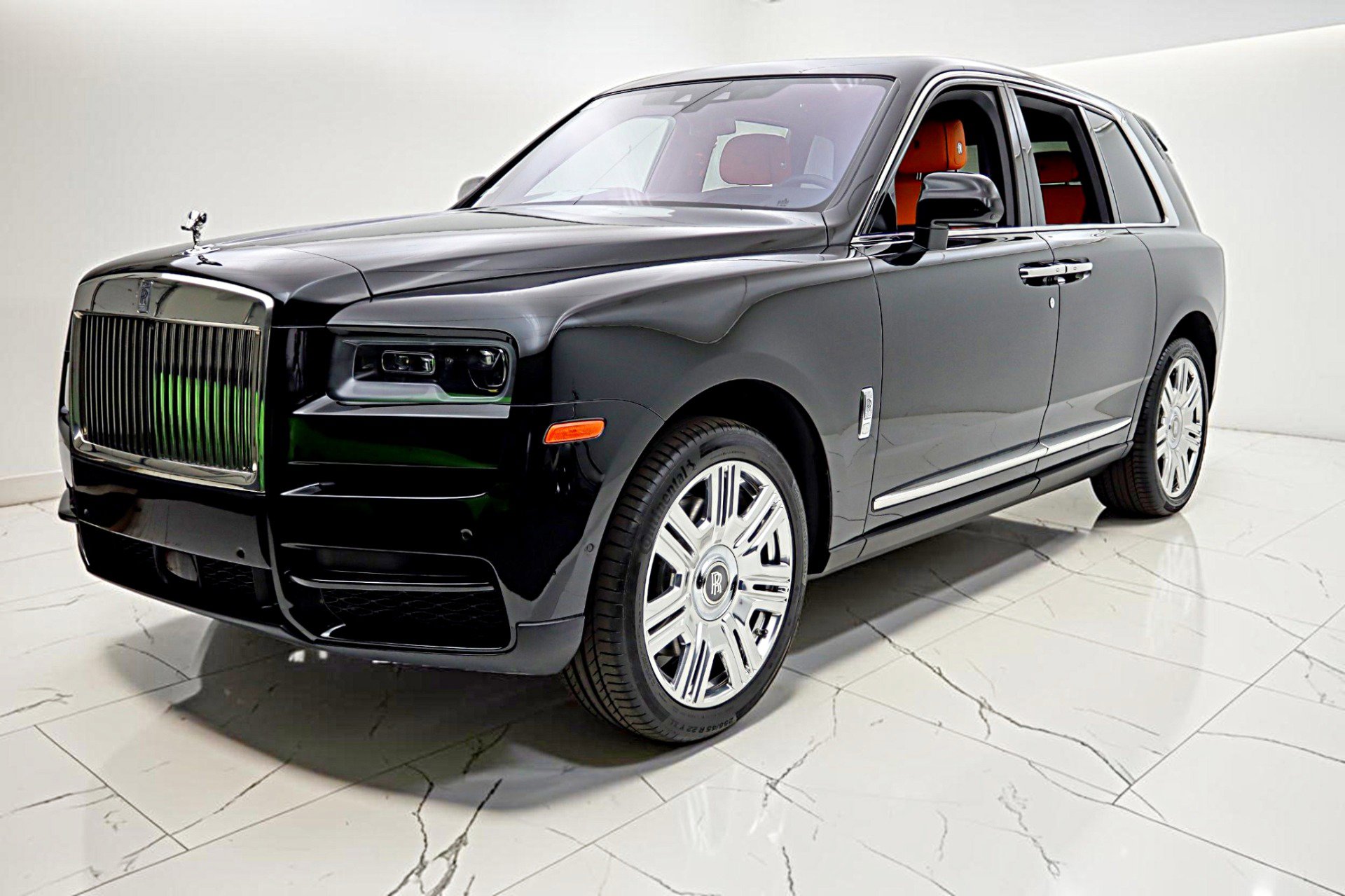 Used 2022 Rolls-Royce Cullinan AWD/4WD image 1