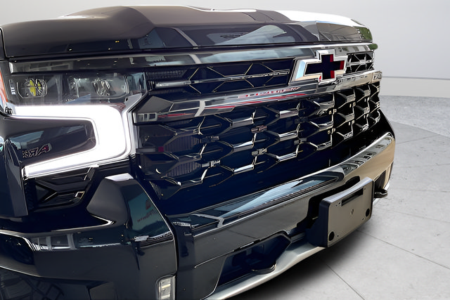Used 2024 Chevrolet Silverado 1500 ZR2 w/ Technology Package AWD/4WD image 29