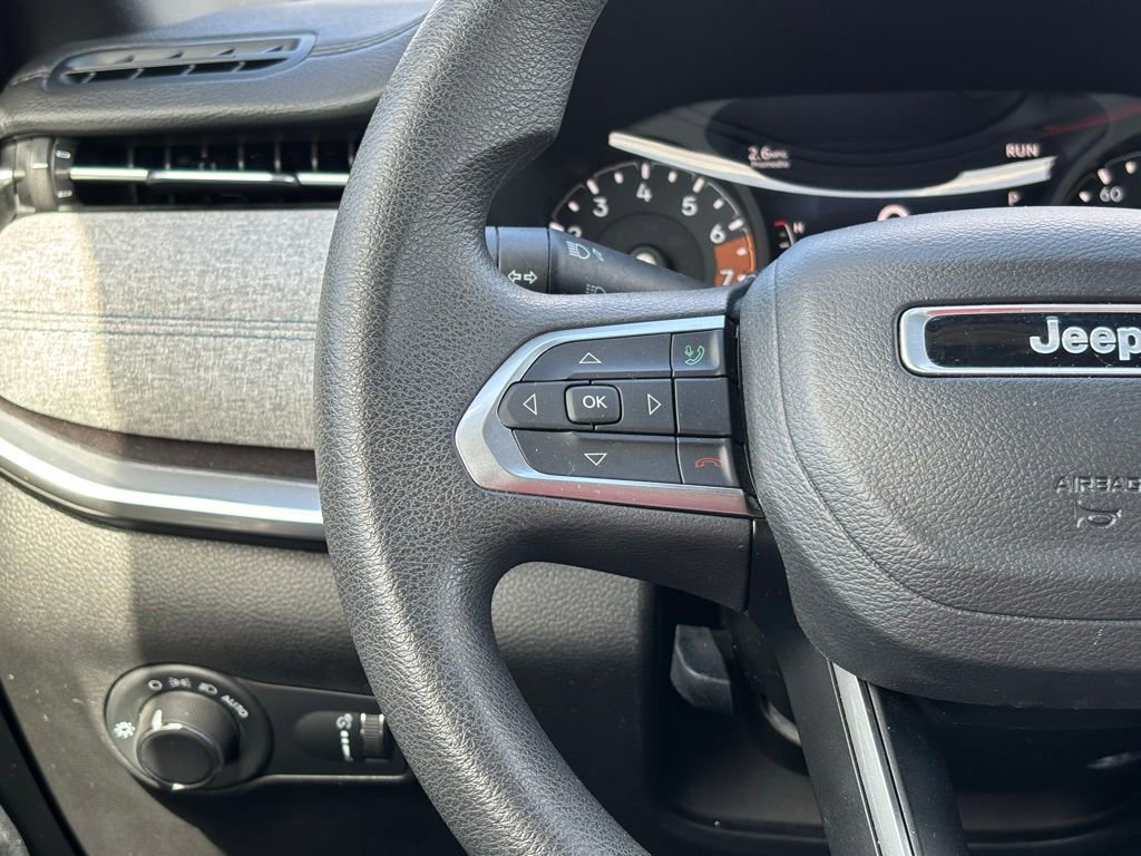 Used 2024 Jeep Compass Sport image 16