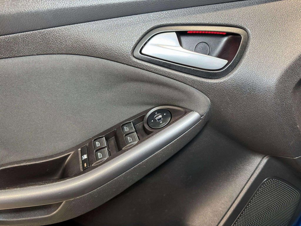 Used 2013 Ford Focus Titanium w/ Titanium Handling Pkg image 8