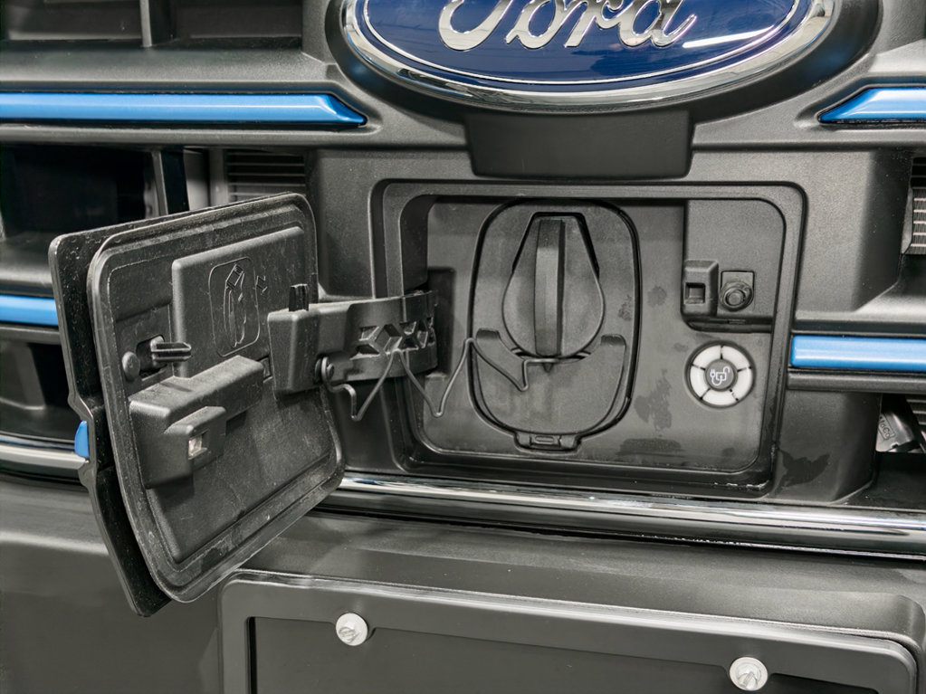 Used 2023 Ford E-Transit Medium Roof image 5