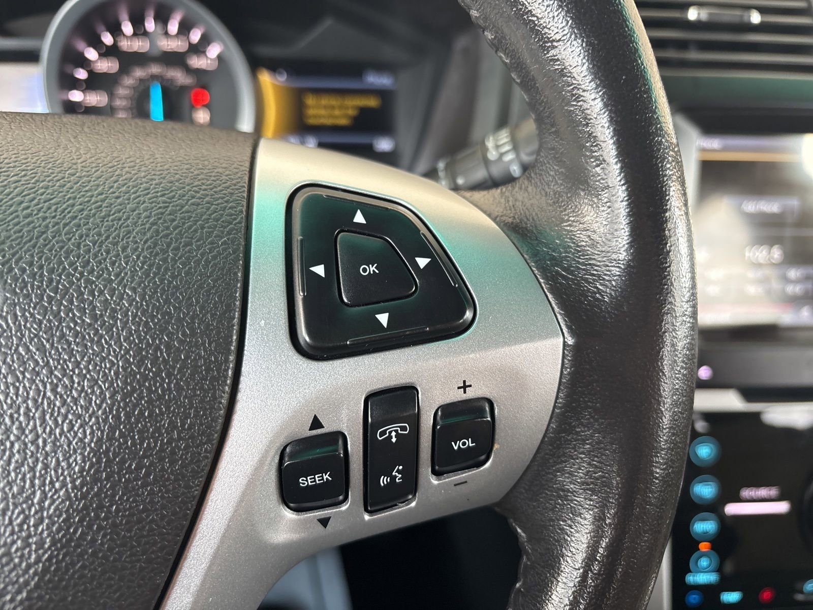 Used 2014 Ford Explorer Limited w/ Equipment Group 302A FWD image 31