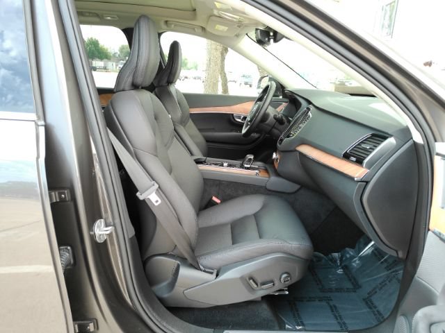 Used 2024 Volvo XC90 B6 Plus w/ Protection Package Premier AWD/4WD image 22