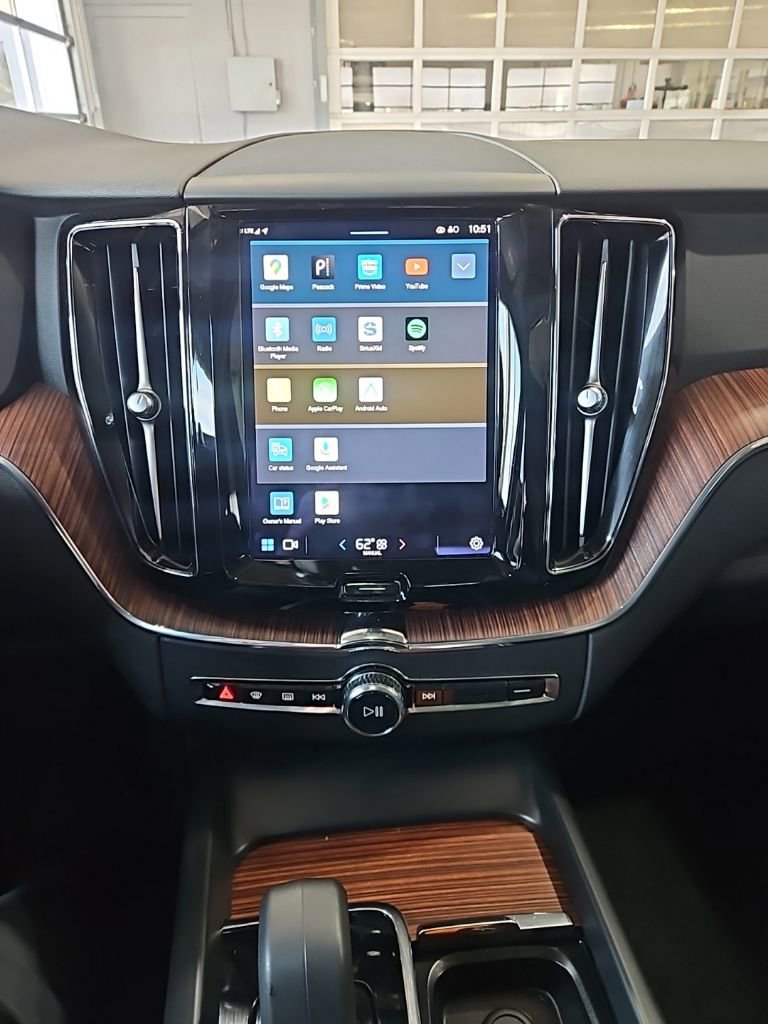 Used 2023 Volvo XC60 B5 Plus FWD image 30