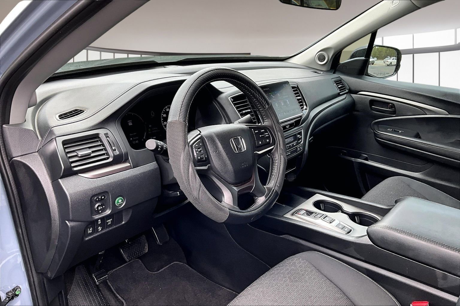 Used 2025 Honda Ridgeline Sport image 18