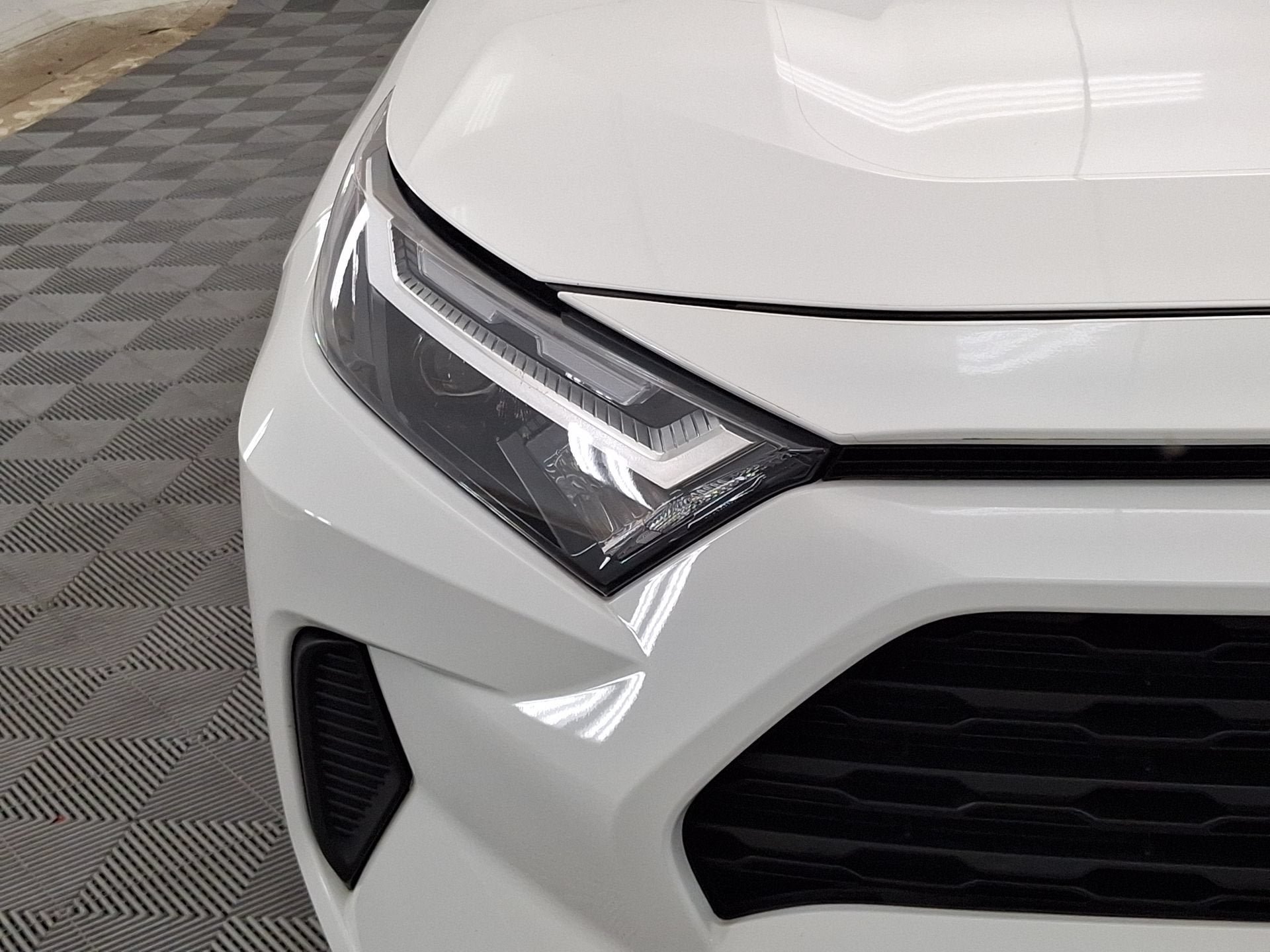 Certified 2023 Toyota RAV4 LE AWD/4WD image 27