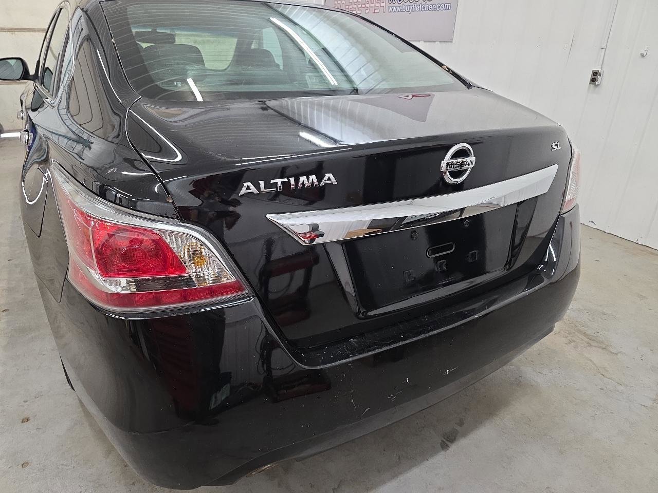 Used 2015 Nissan Altima 2.5 SL w/ Technology Package FWD image 12