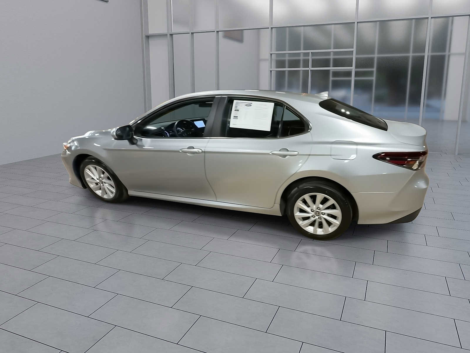 Used 2021 Toyota Camry LE image 6